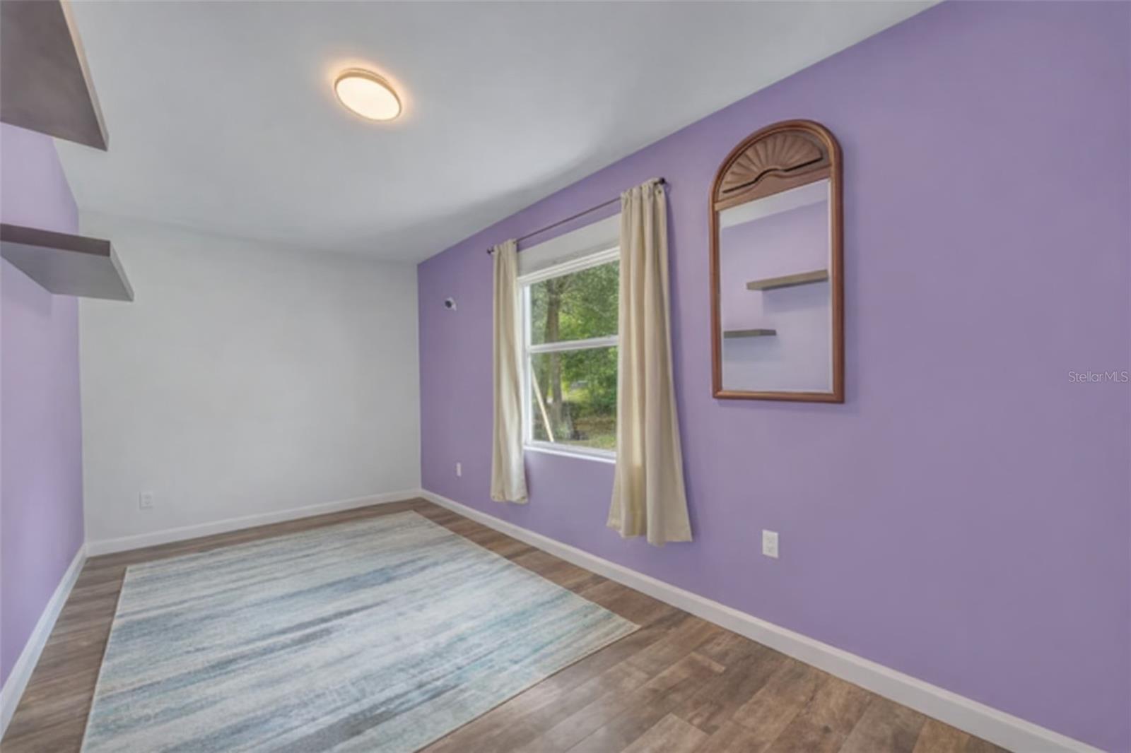 Listing photo id 19 for 4248 Minoso Street