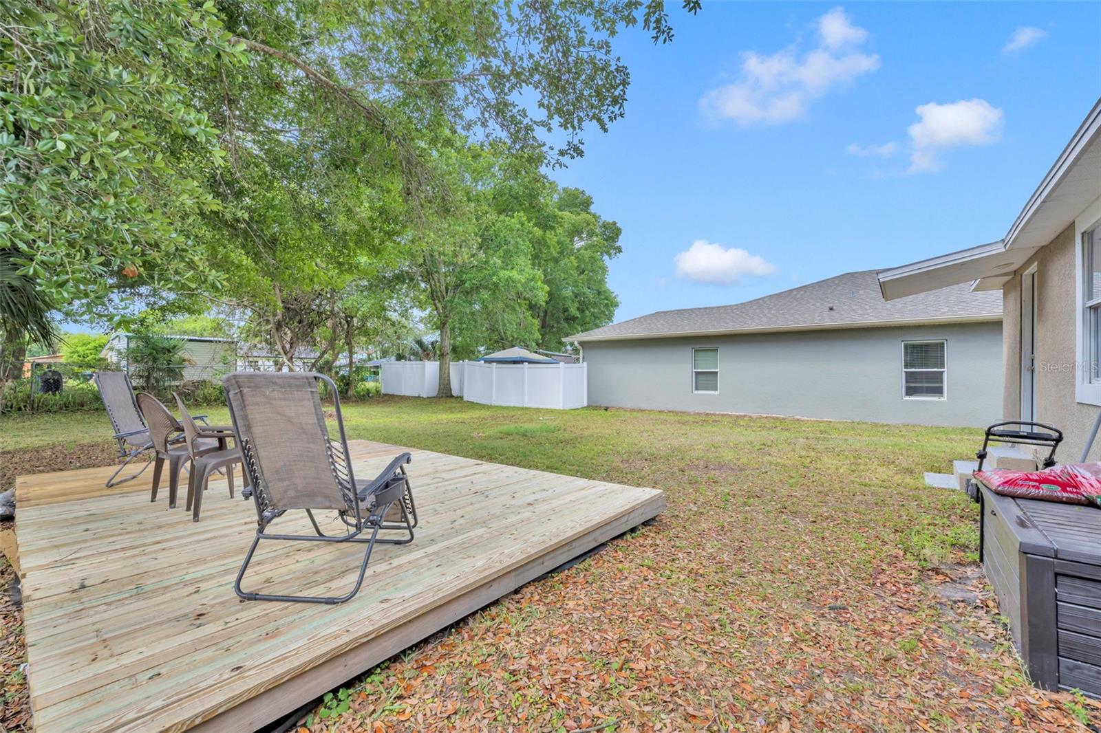 Listing photo id 22 for 4248 Minoso Street