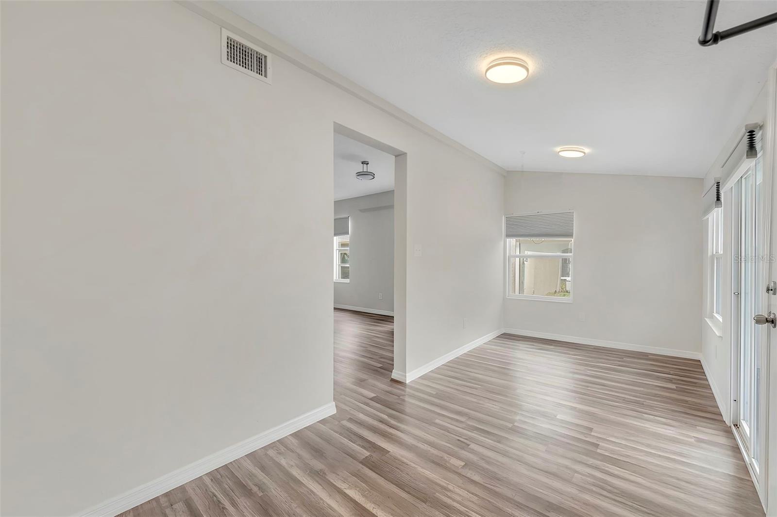 Listing photo id 1 for 4248 Minoso Street