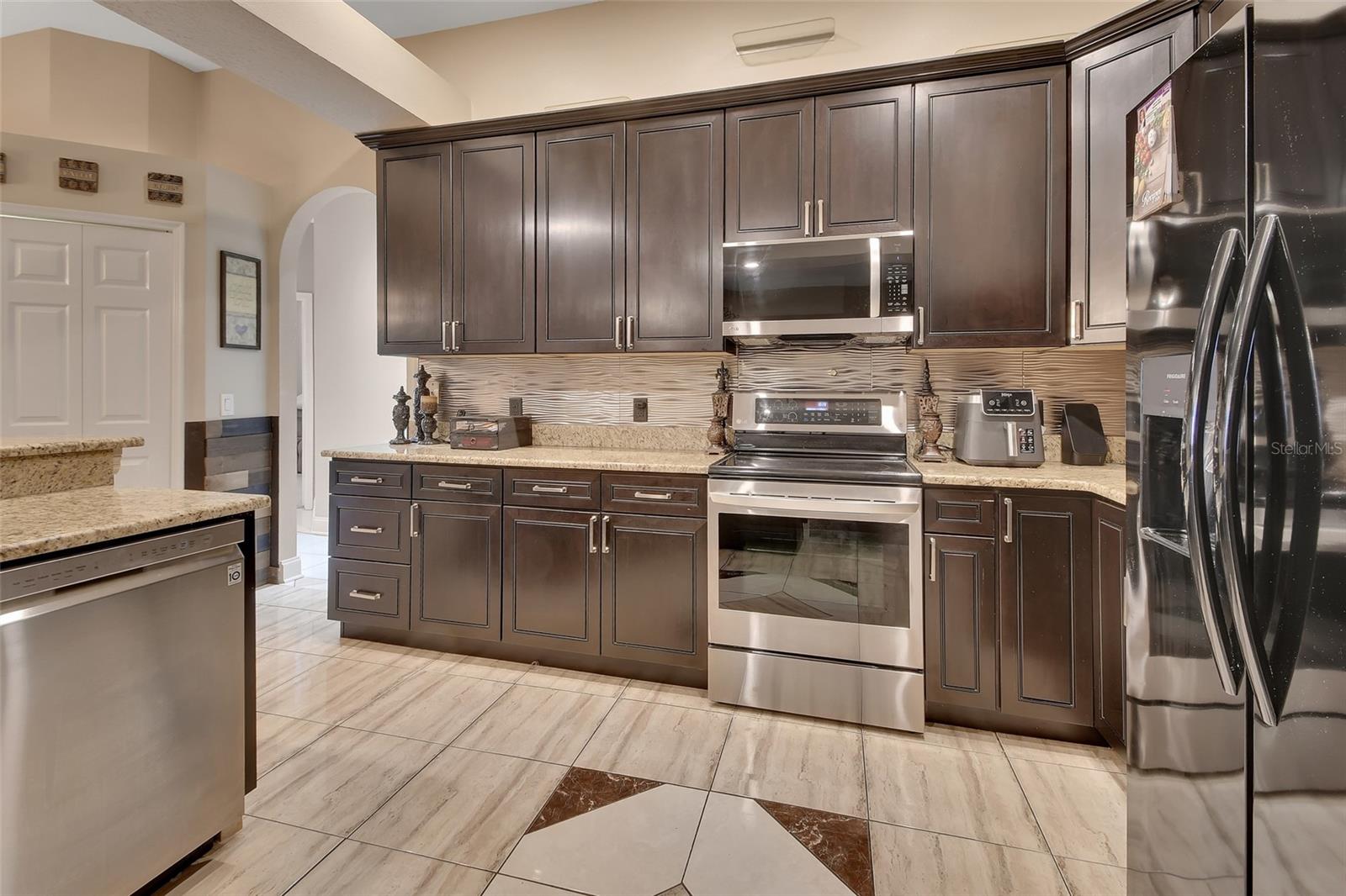 Image 19 of 51 For 13 Pleasent Hill Drive