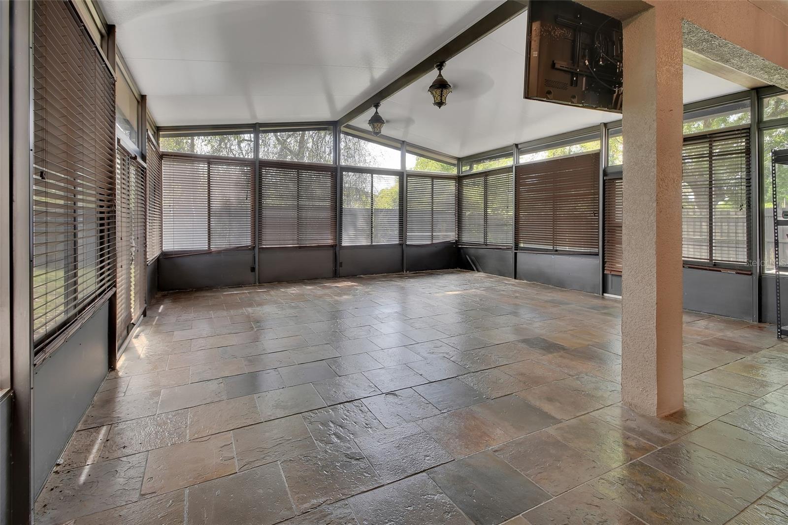 Image 23 of 51 For 13 Pleasent Hill Drive