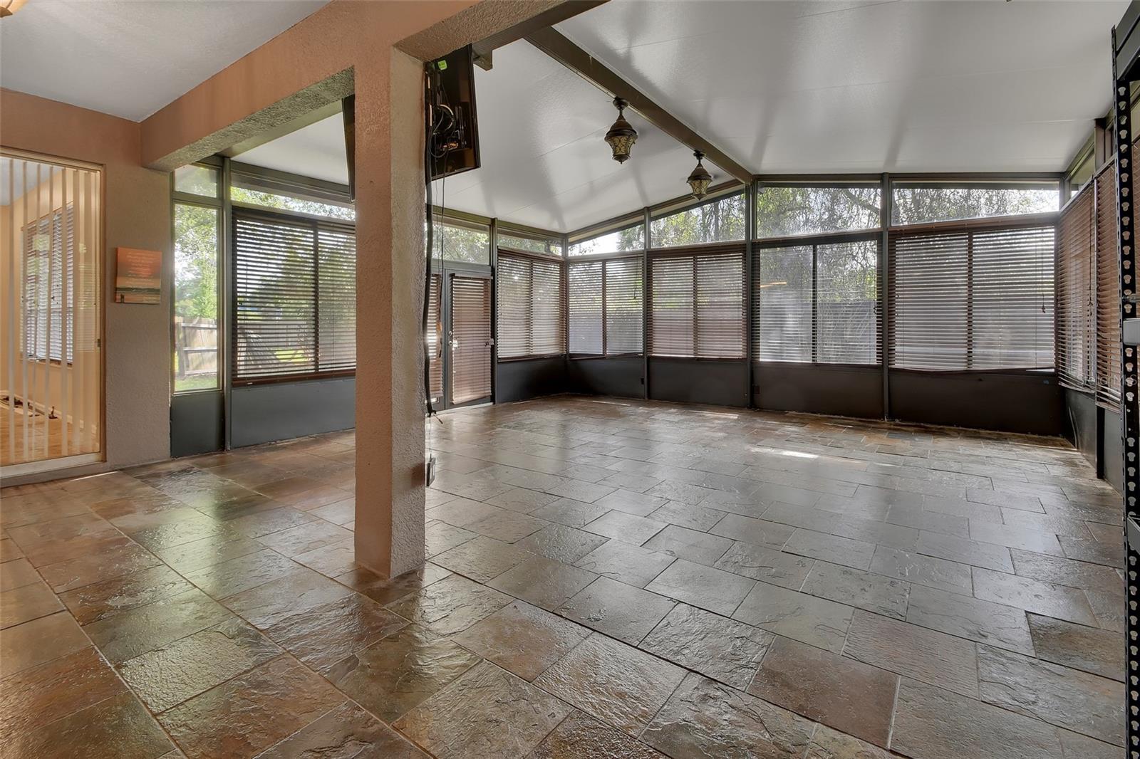 Image 24 of 51 For 13 Pleasent Hill Drive