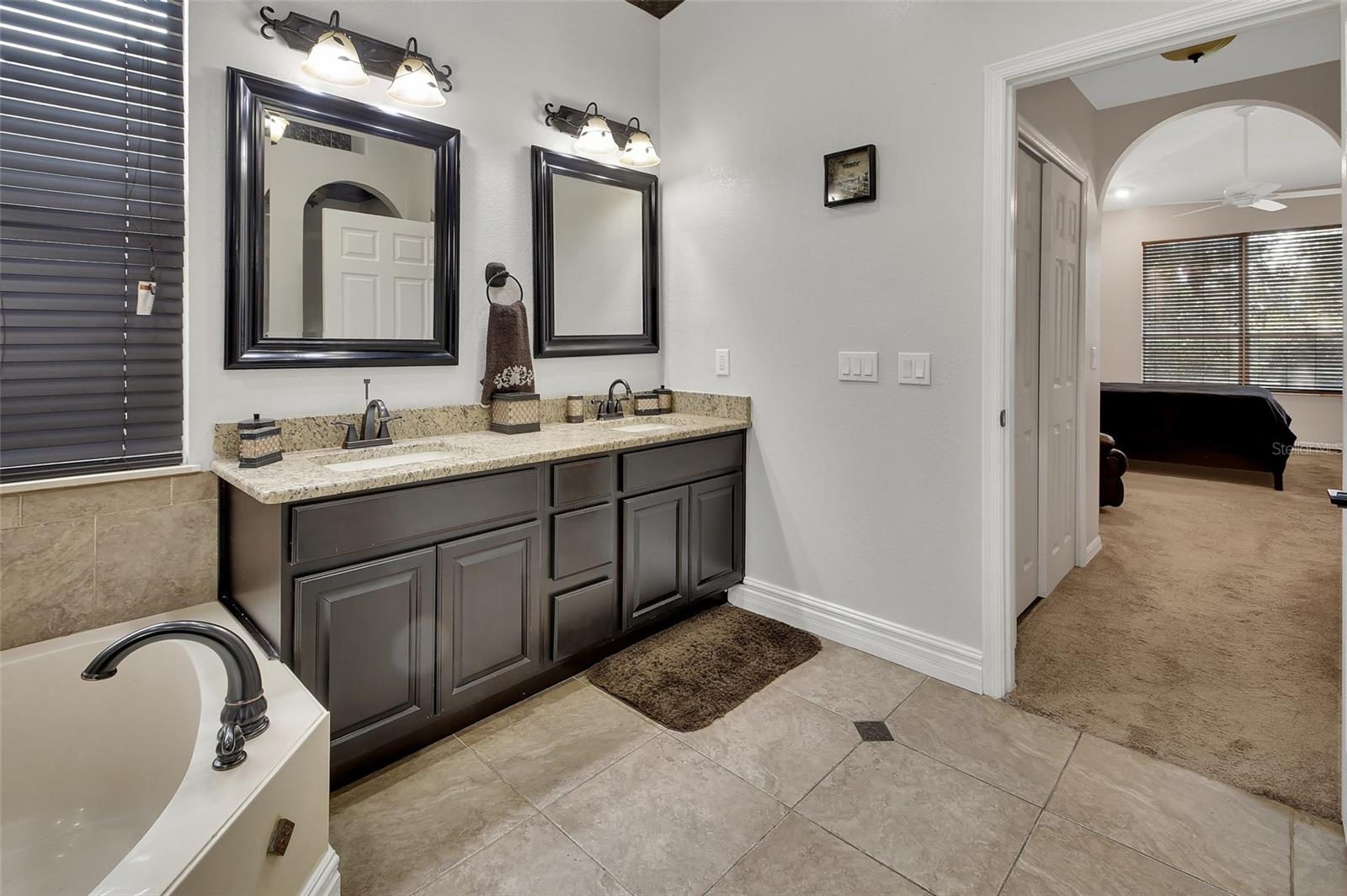 Image 33 of 51 For 13 Pleasent Hill Drive