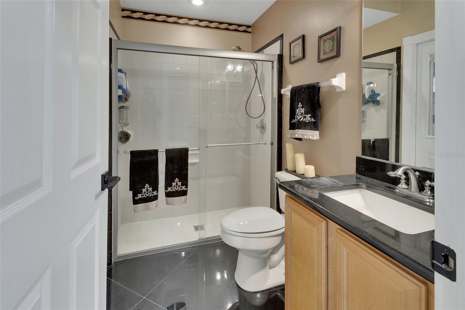 Image 37 of 51 For 13 Pleasent Hill Drive