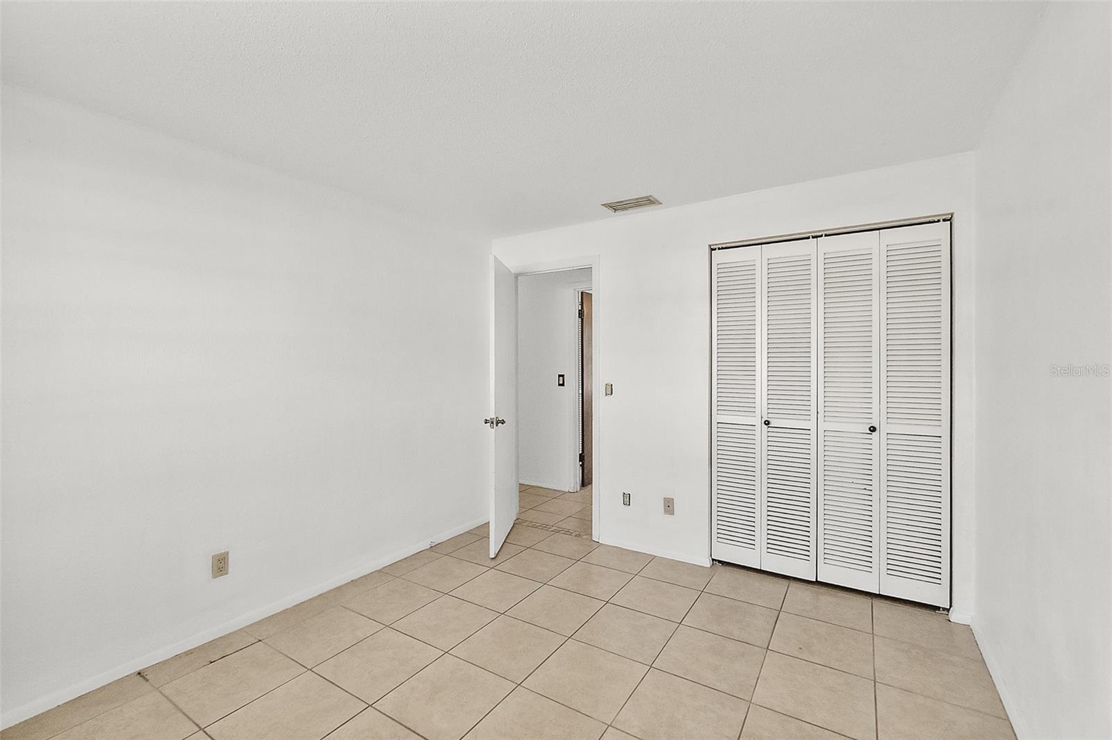 Image 18 of 28 For 977 Whiporwill Drive