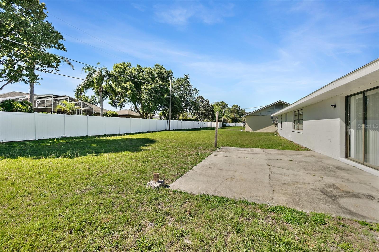 Image 21 of 28 For 977 Whiporwill Drive