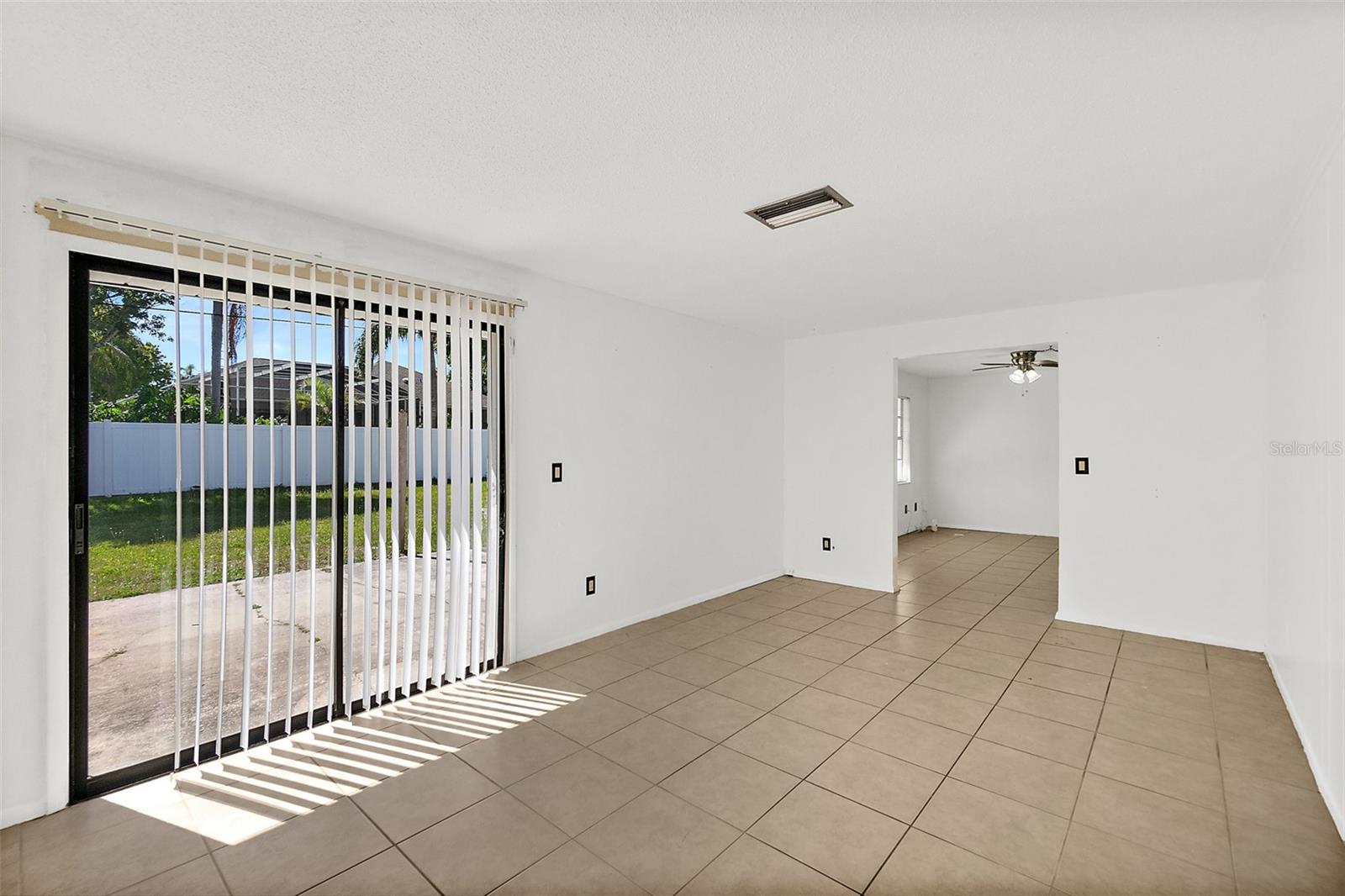 Image 4 of 28 For 977 Whiporwill Drive