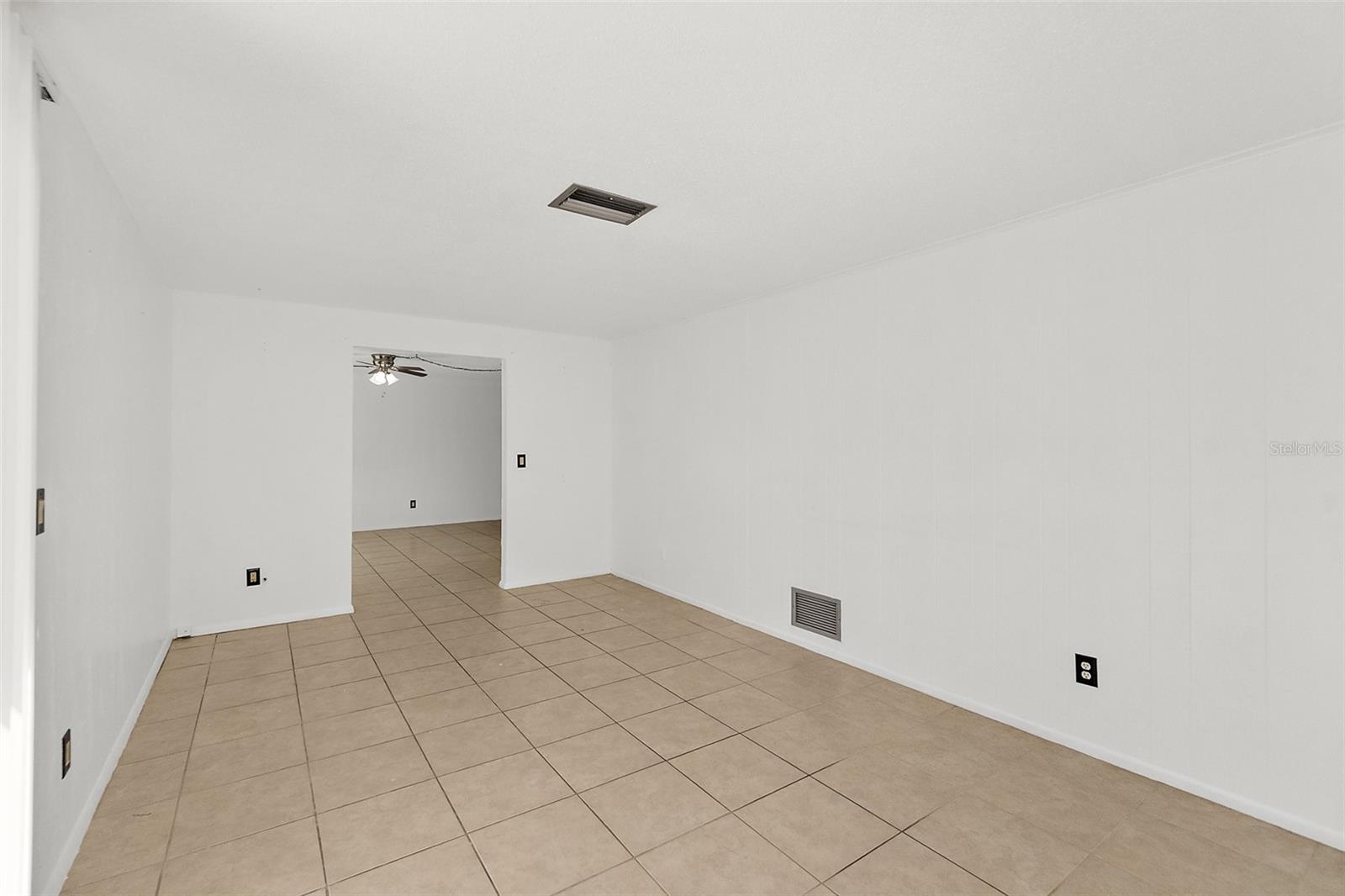 Image 5 of 28 For 977 Whiporwill Drive