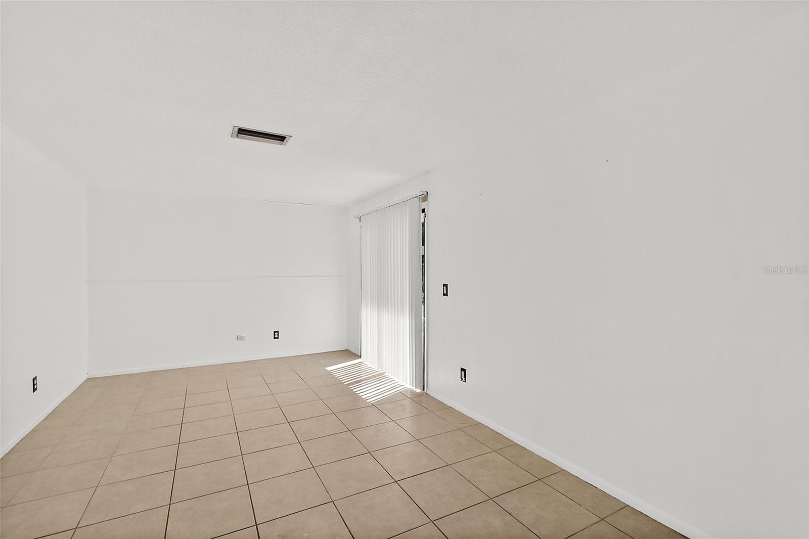 Image 6 of 28 For 977 Whiporwill Drive