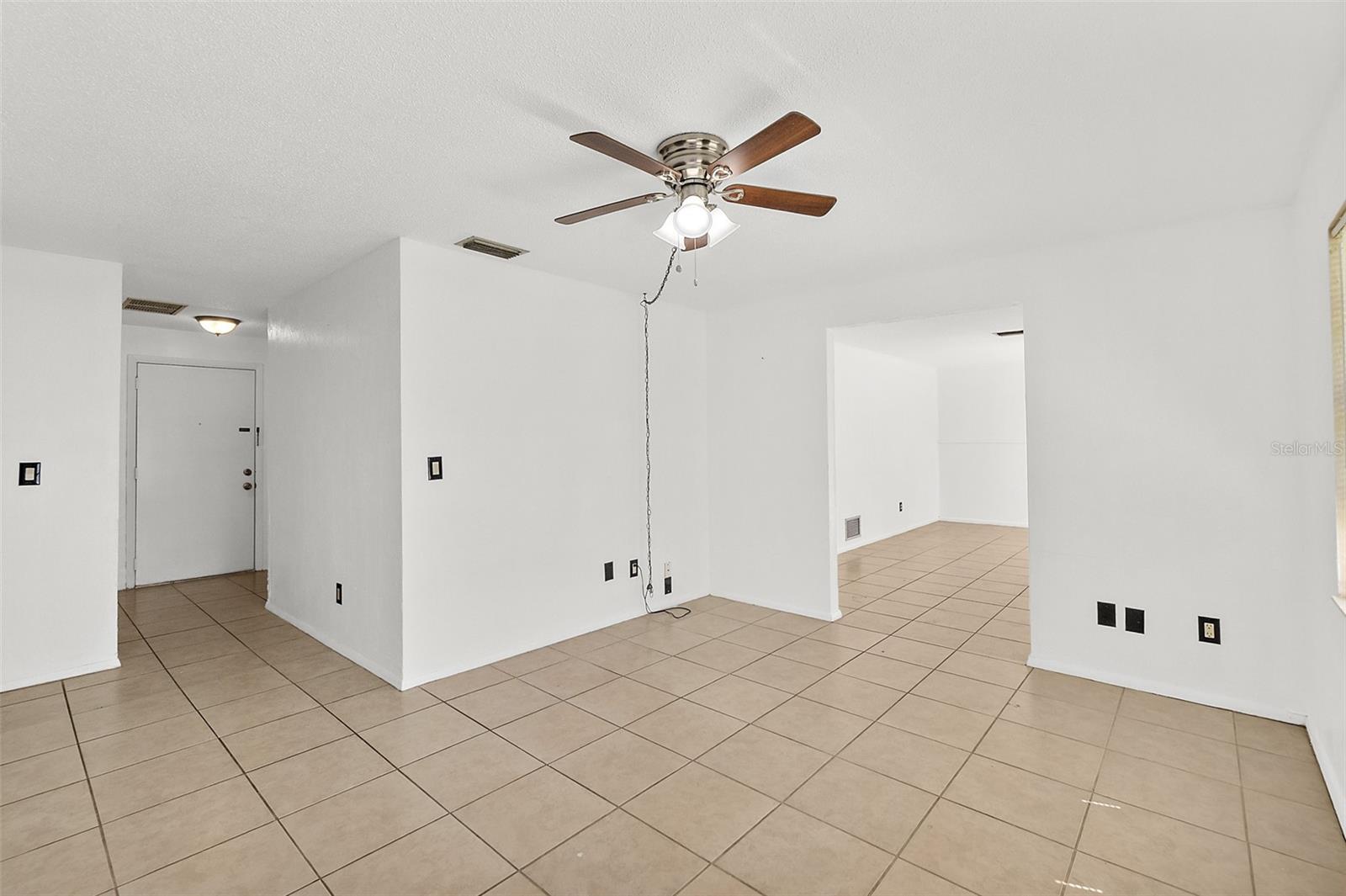 Image 9 of 28 For 977 Whiporwill Drive