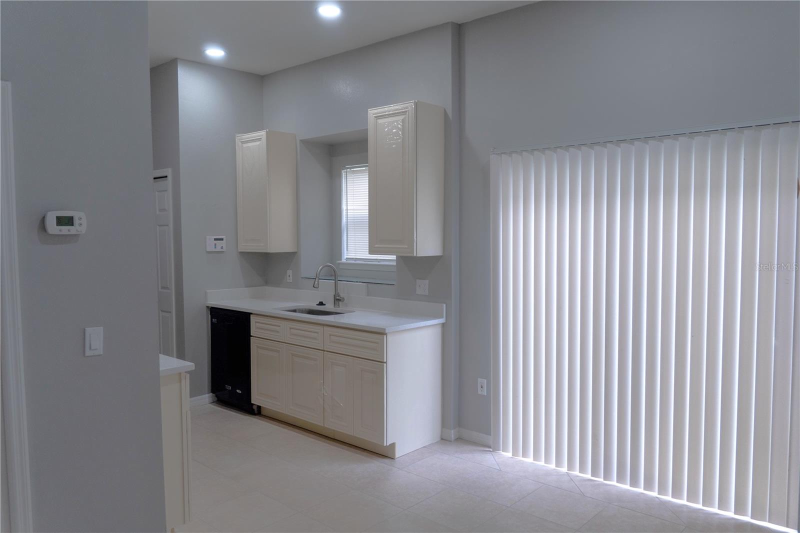 Image 14 of 71 For 1440 Finsbury Court