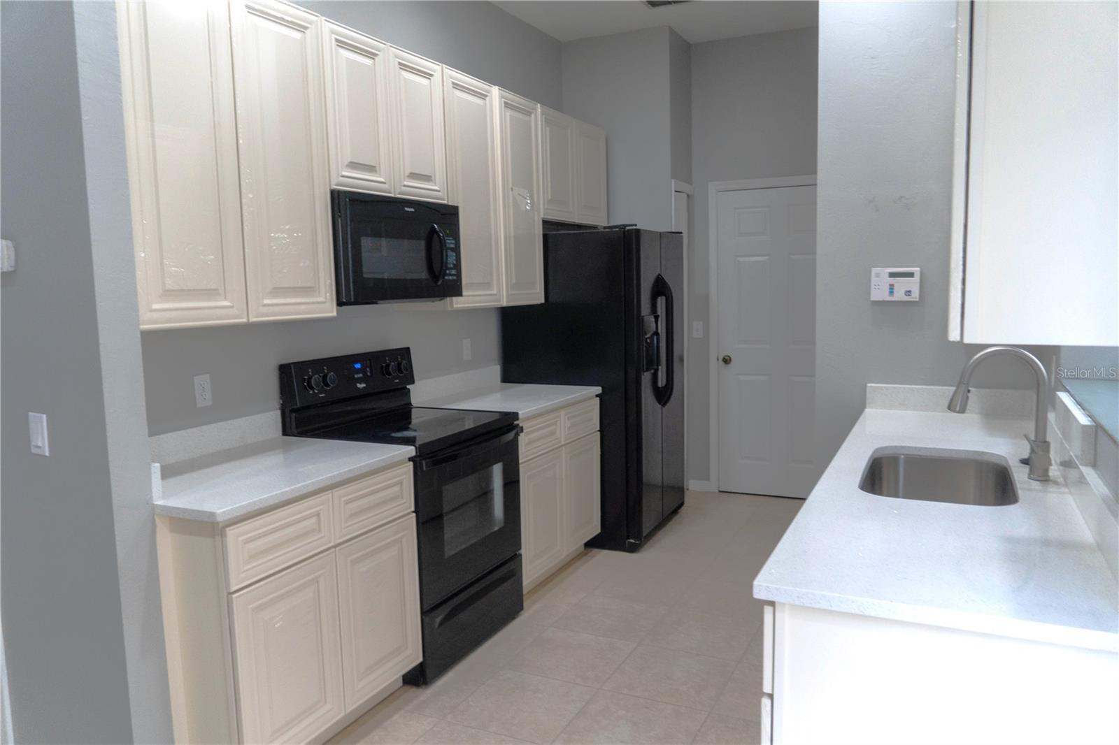 Image 16 of 71 For 1440 Finsbury Court