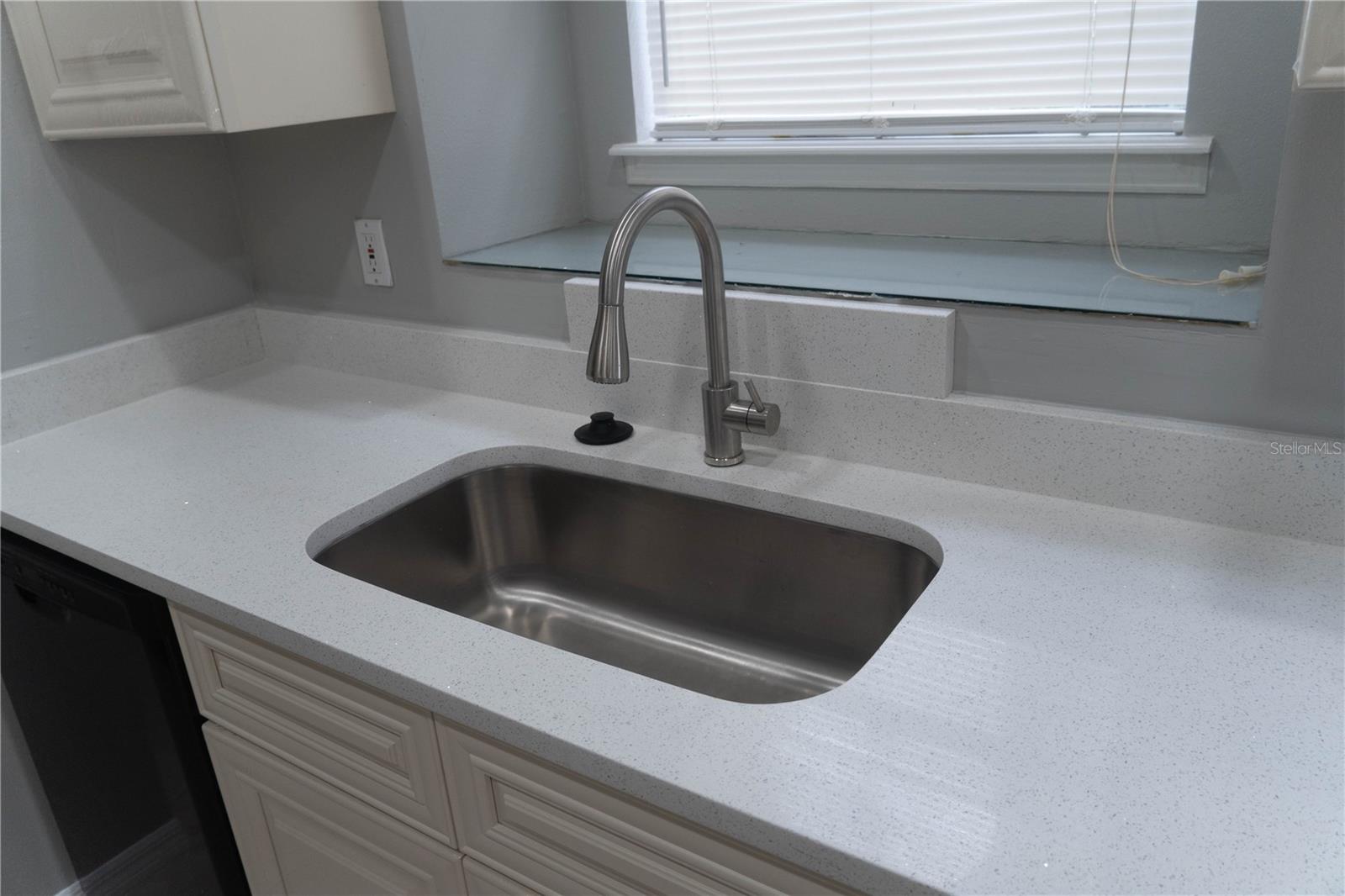 Image 18 of 71 For 1440 Finsbury Court