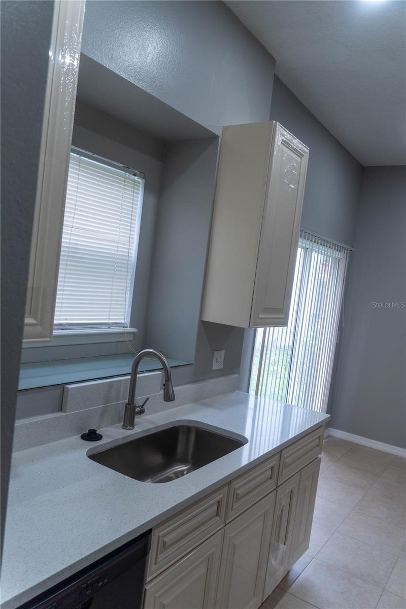 Image 19 of 71 For 1440 Finsbury Court