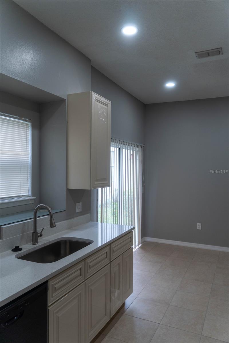 Image 20 of 71 For 1440 Finsbury Court