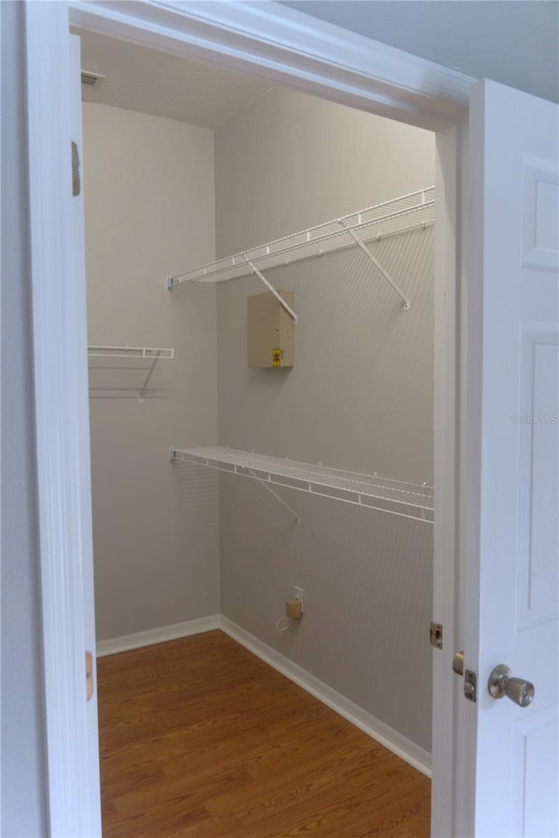 Image 36 of 71 For 1440 Finsbury Court