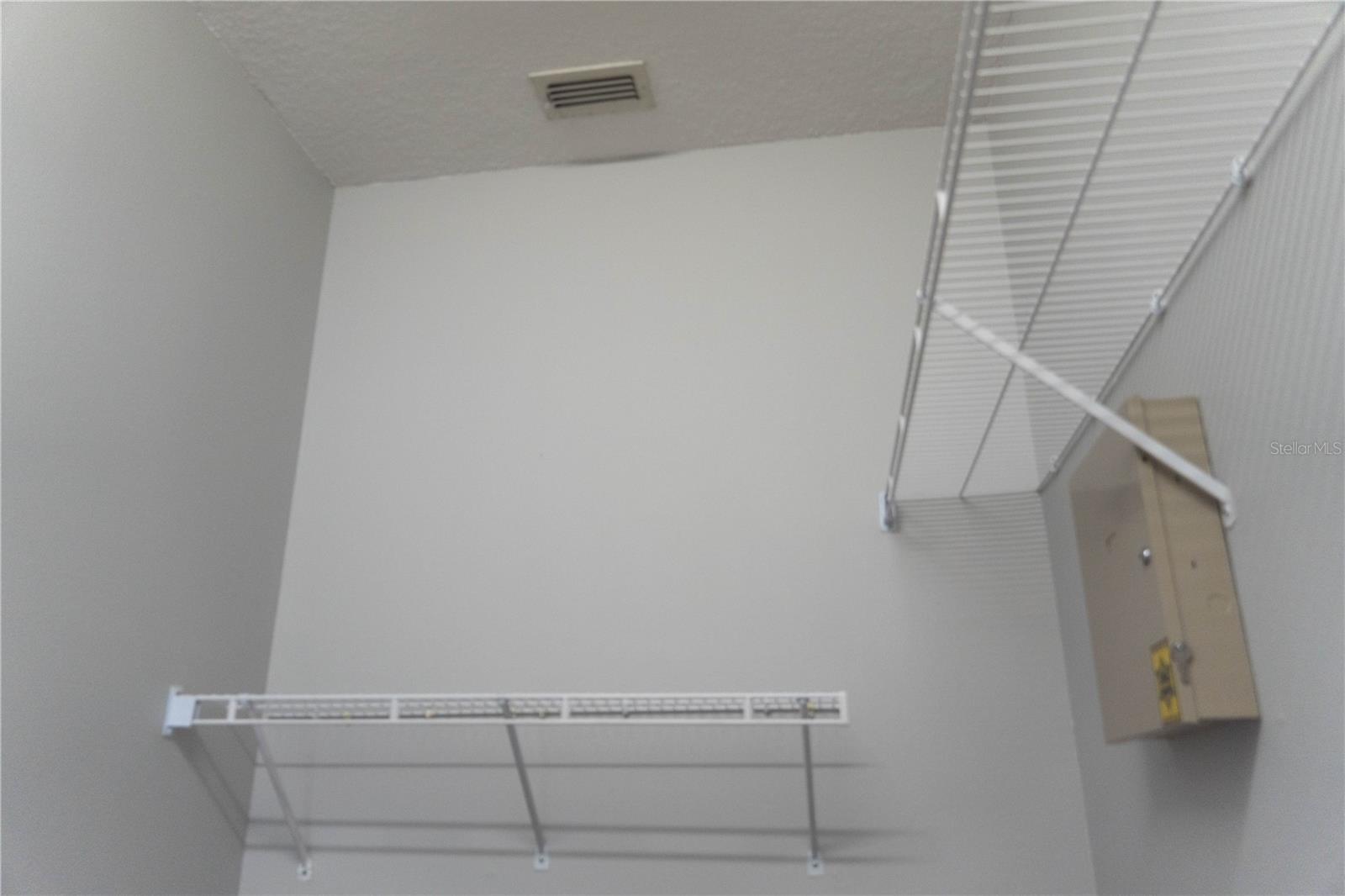 Image 37 of 71 For 1440 Finsbury Court