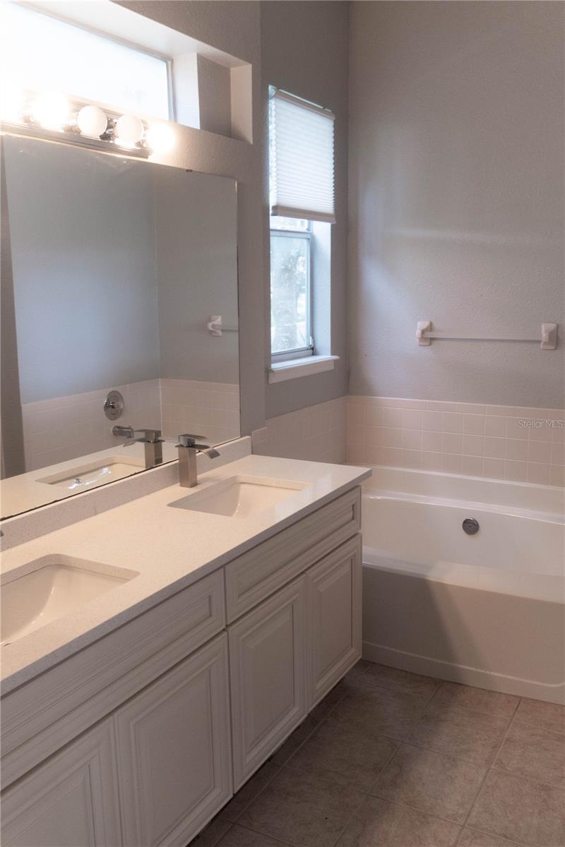 Image 40 of 71 For 1440 Finsbury Court