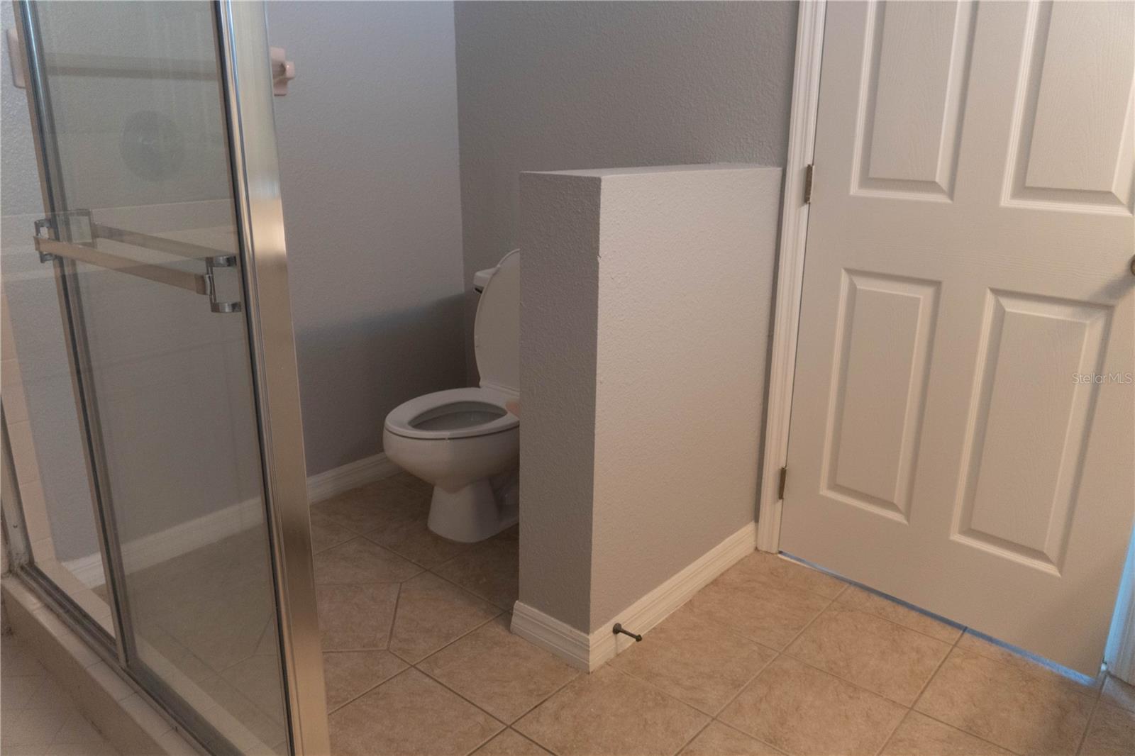 Image 45 of 71 For 1440 Finsbury Court