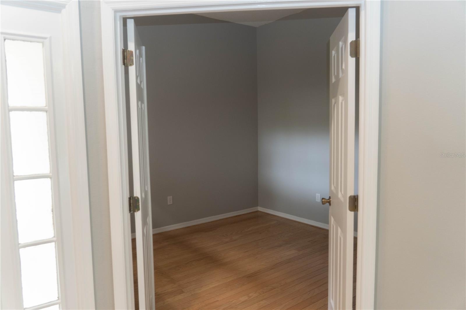 Image 51 of 71 For 1440 Finsbury Court