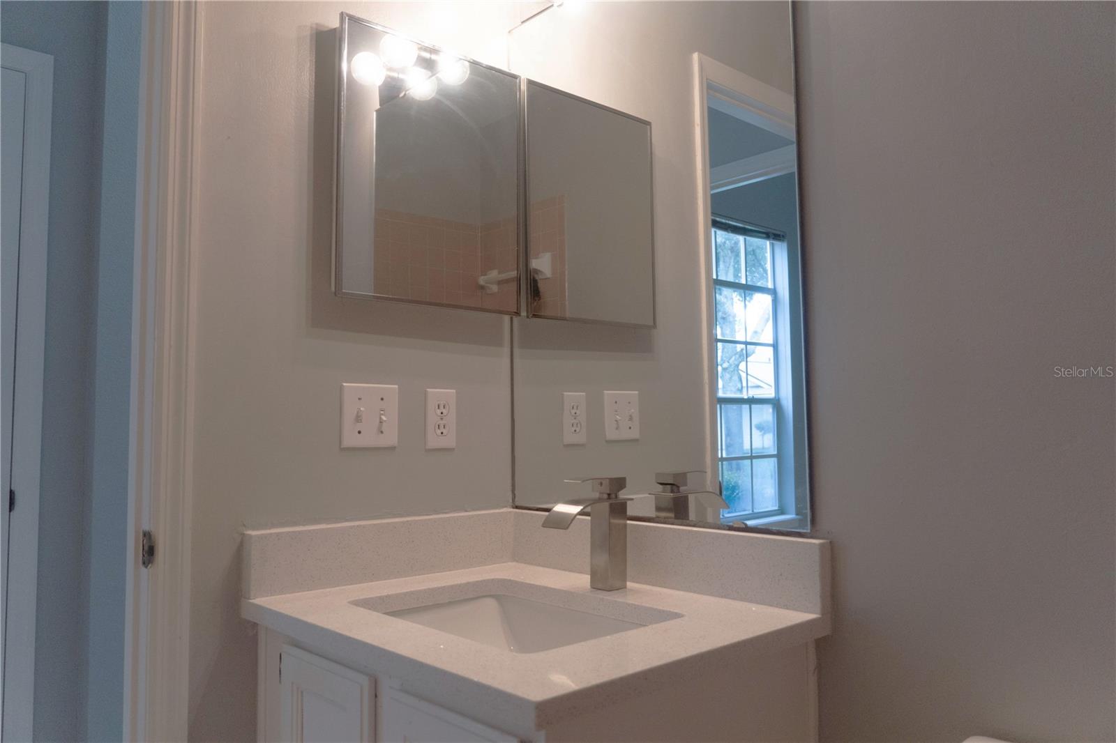 Image 54 of 71 For 1440 Finsbury Court