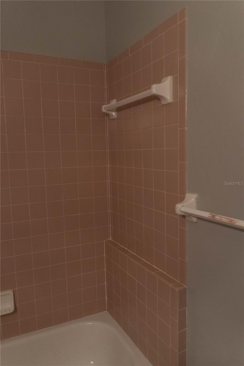 Image 57 of 71 For 1440 Finsbury Court