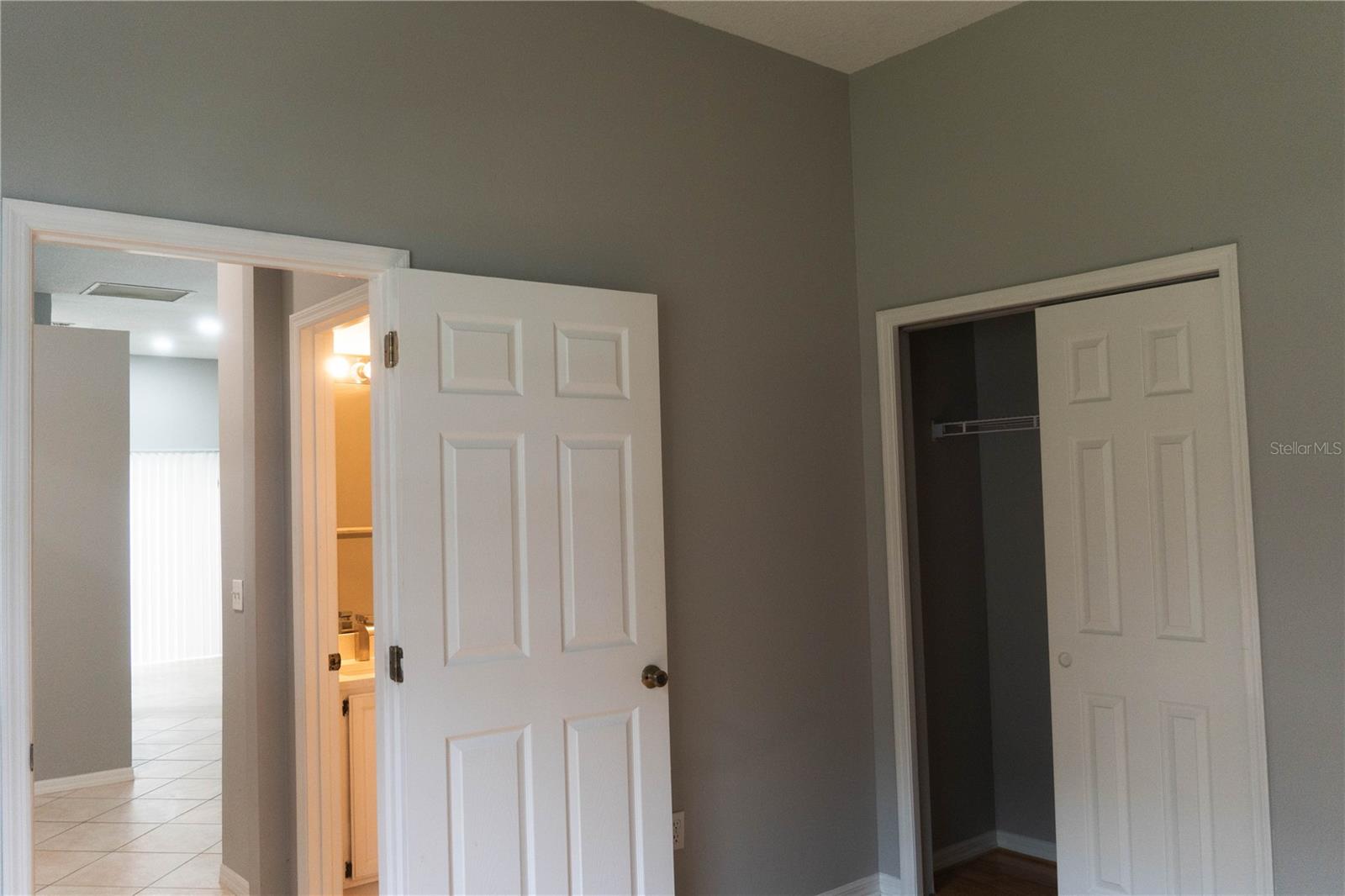 Image 61 of 71 For 1440 Finsbury Court