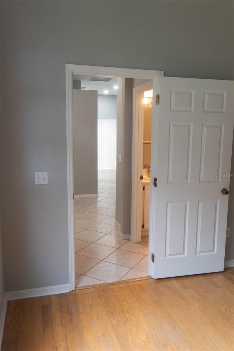 Image 63 of 71 For 1440 Finsbury Court