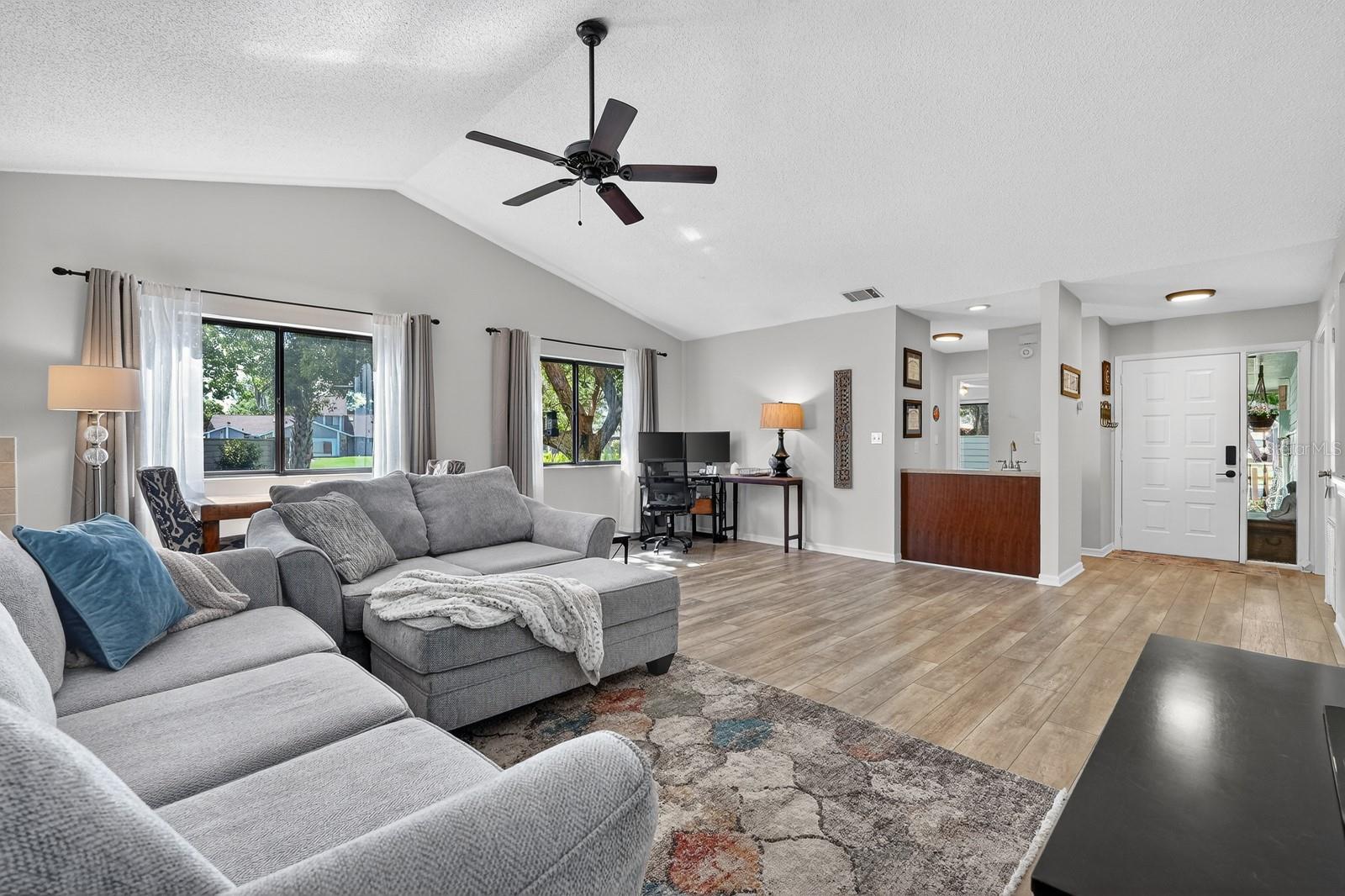 Image 14 of 52 For 537 Brown Pelican Drive