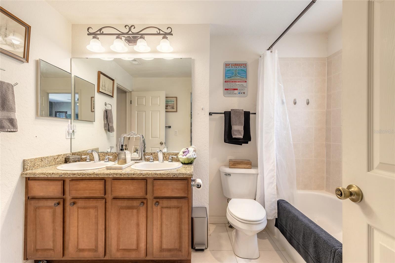 Image 17 of 44 For 135 Grey Widgeon Court