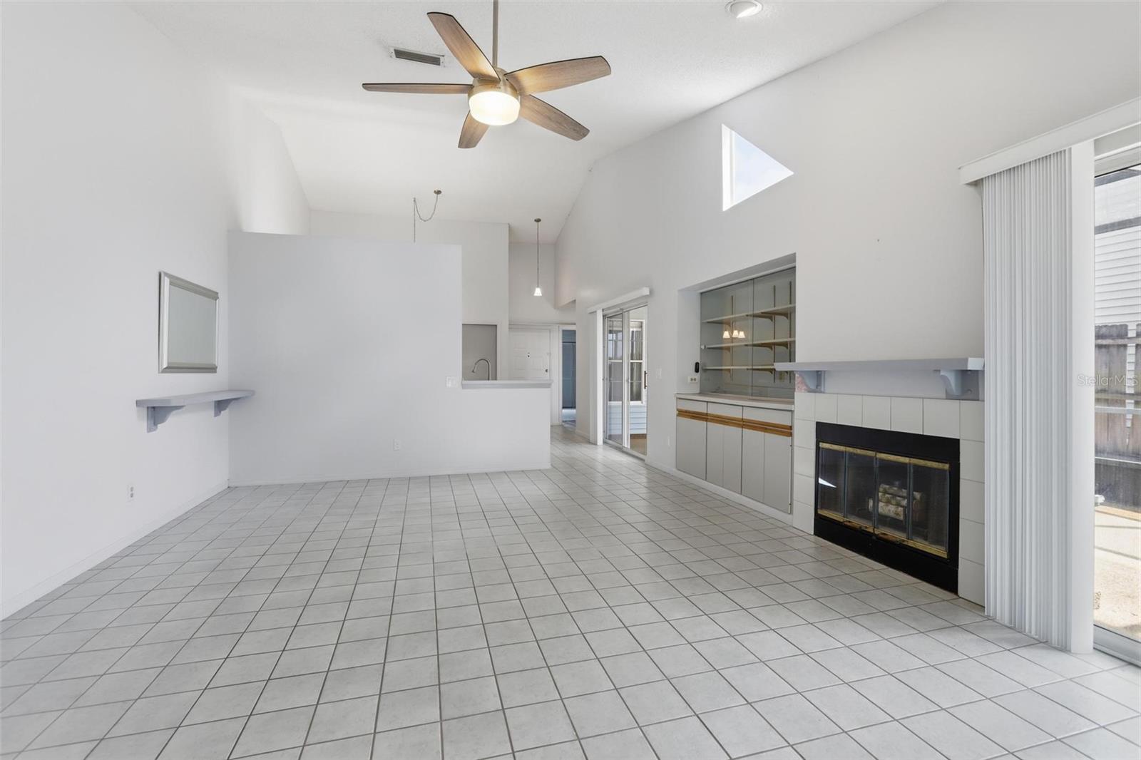 Image 11 of 61 For 158 Northshore Cir