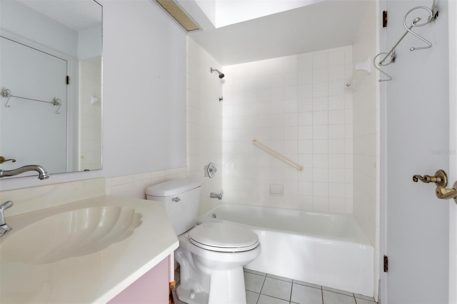 Image 17 of 61 For 158 Northshore Cir