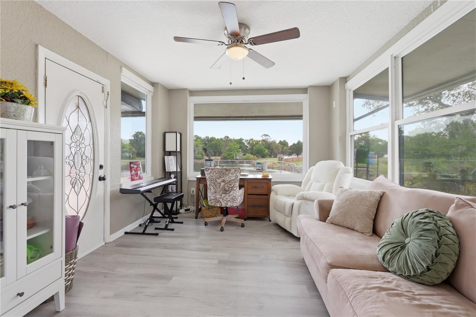 Image 20 of 29 For 69 Crystal Drive