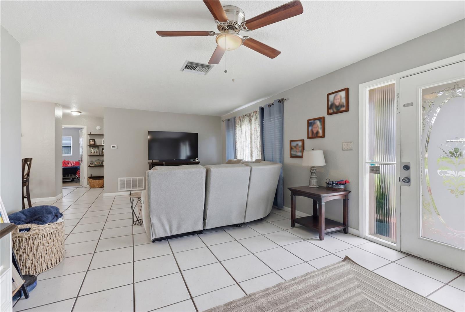 Image 5 of 29 For 69 Crystal Drive