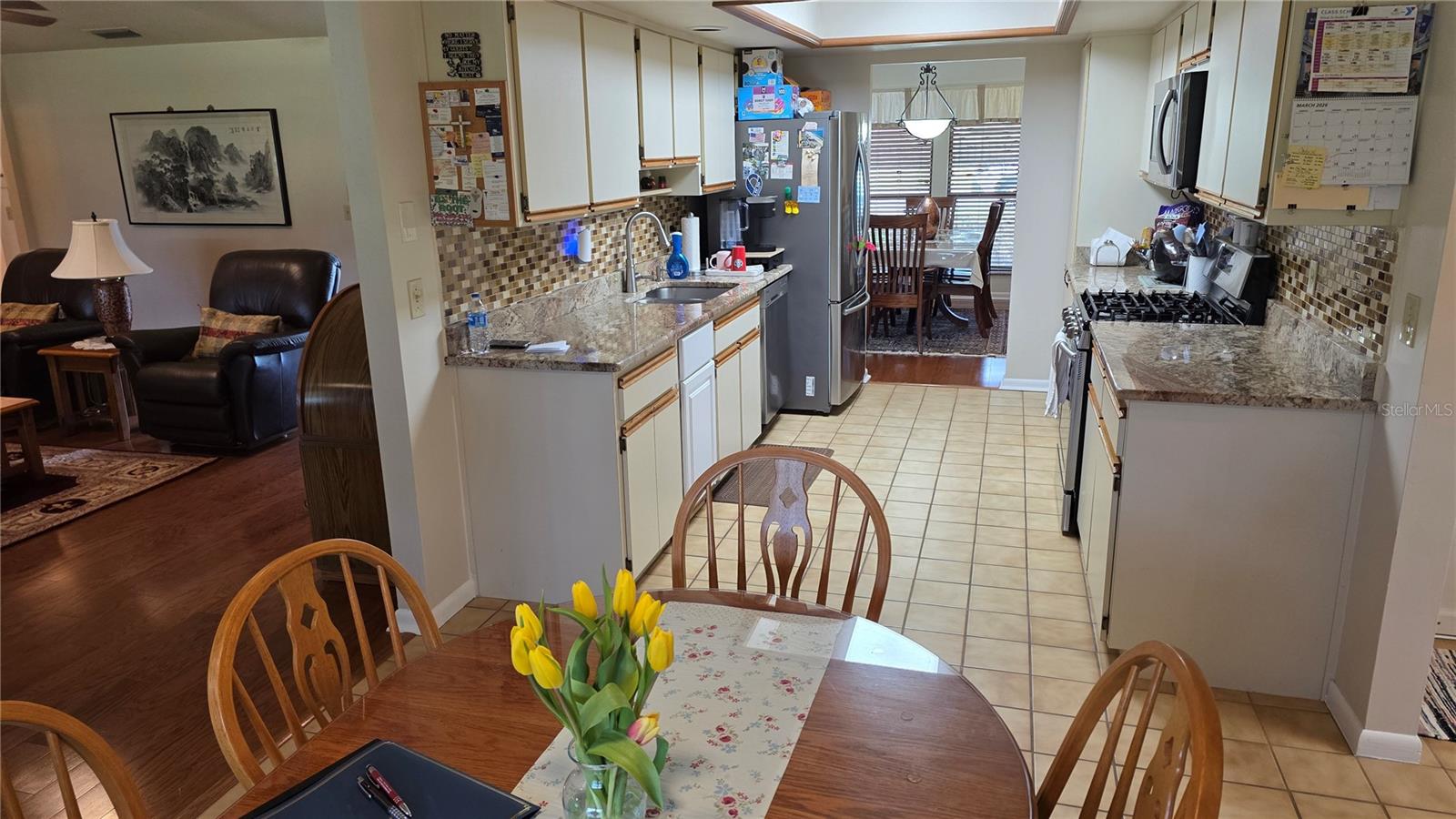 Image 10 of 51 For 1024 Club House Boulevard