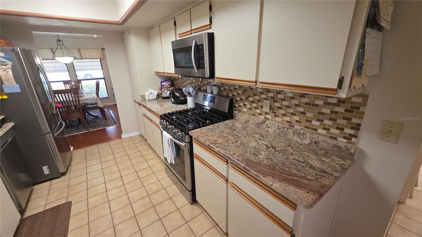 Image 11 of 51 For 1024 Club House Boulevard