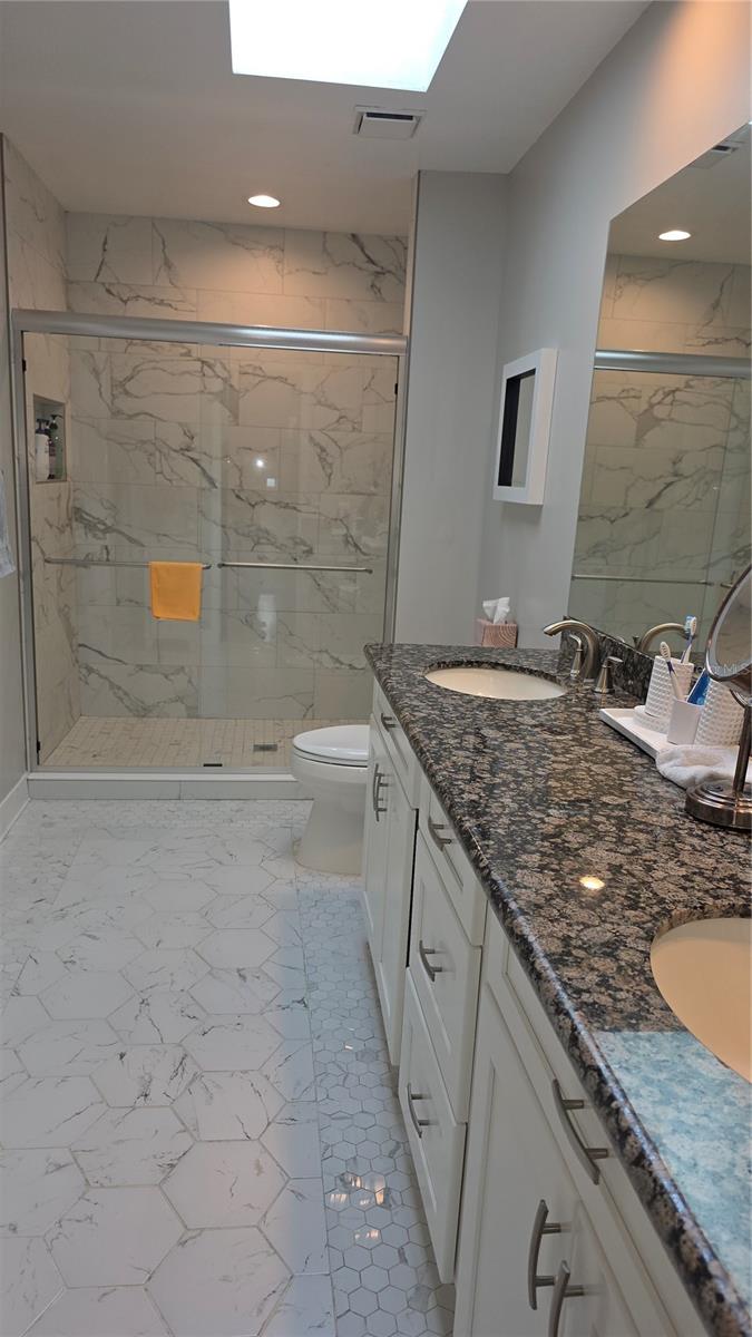 Image 28 of 51 For 1024 Club House Boulevard