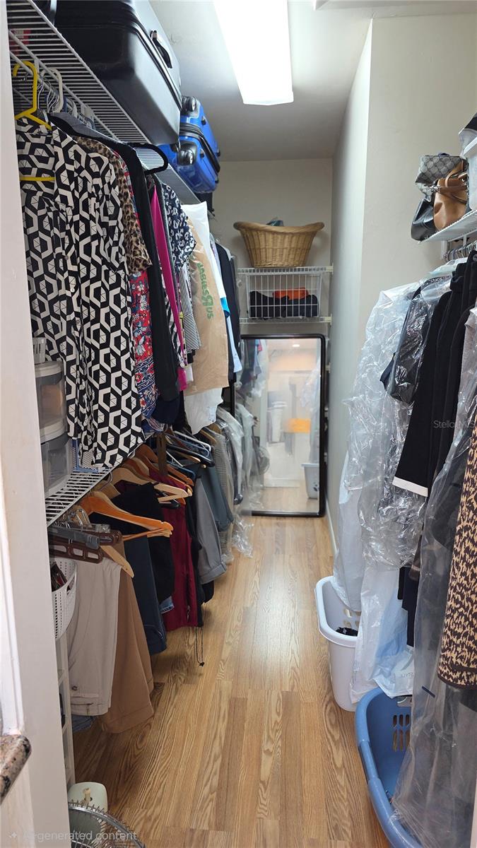 Image 29 of 51 For 1024 Club House Boulevard