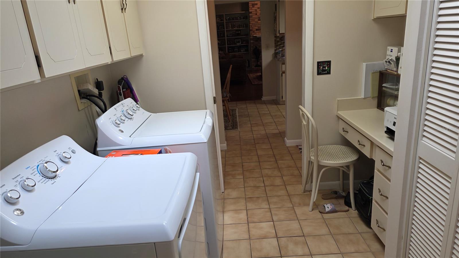 Image 39 of 51 For 1024 Club House Boulevard