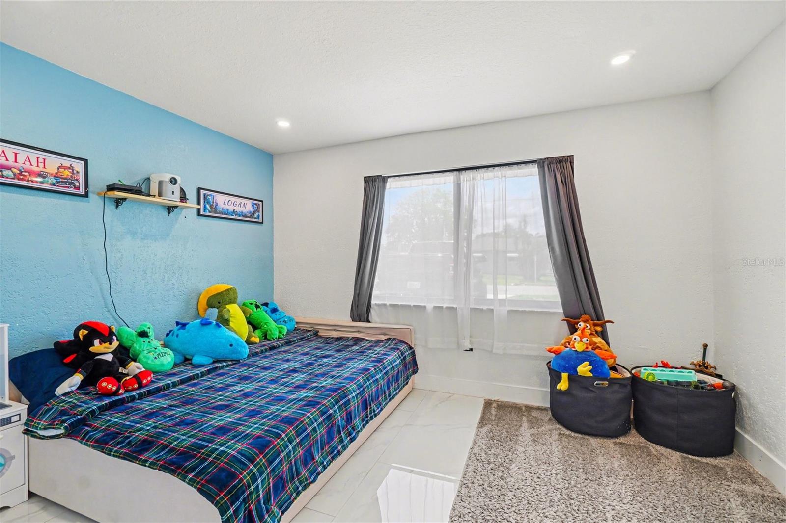 Image 22 of 48 For 73 Cardinal Drive