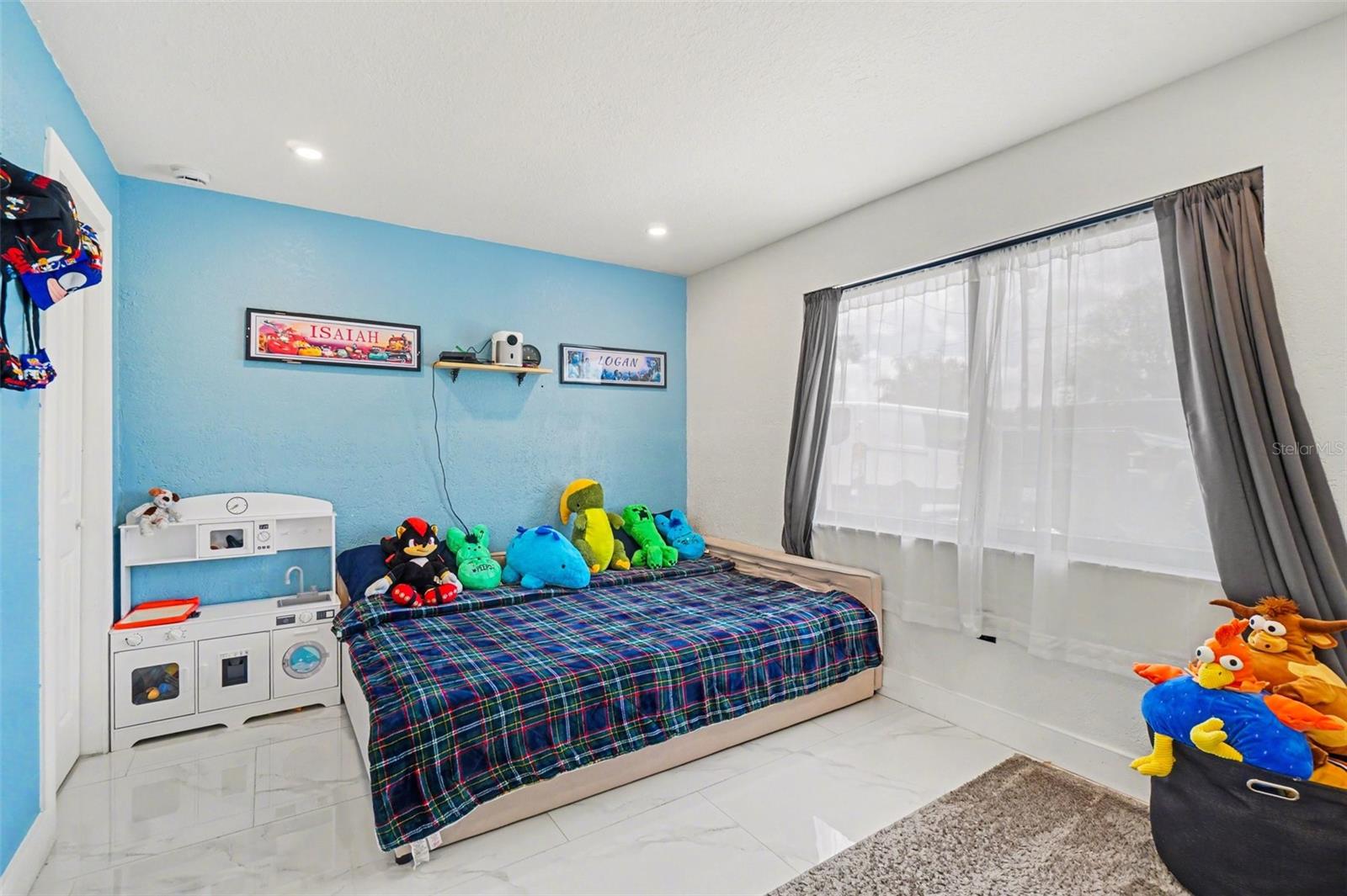 Image 23 of 48 For 73 Cardinal Drive