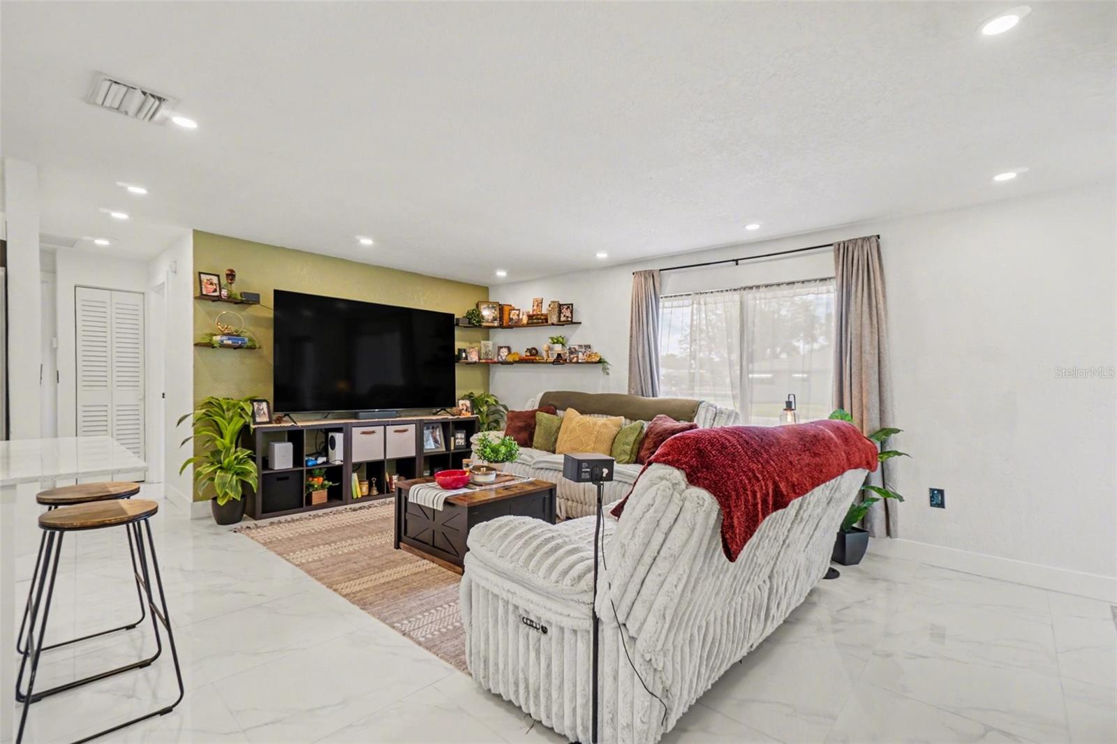 Image 5 of 48 For 73 Cardinal Drive