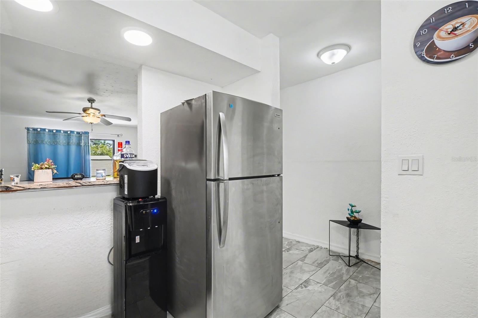 Image 11 of 49 For 2208-2210 Iris Way