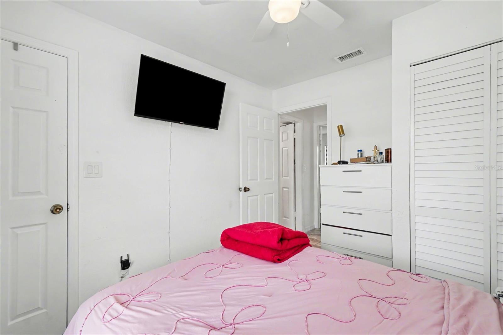 Image 12 of 49 For 2208-2210 Iris Way