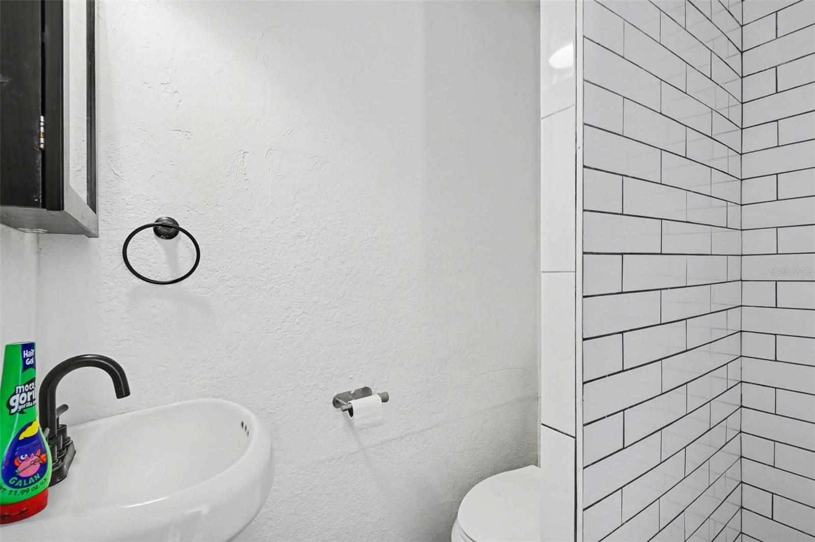 Image 14 of 49 For 2208-2210 Iris Way