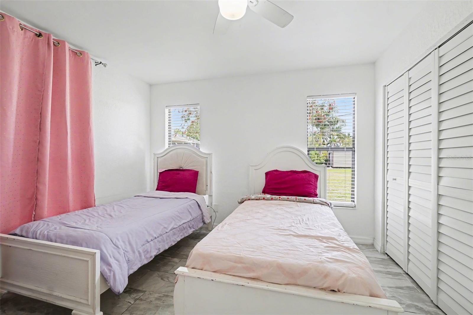 Image 16 of 49 For 2208-2210 Iris Way