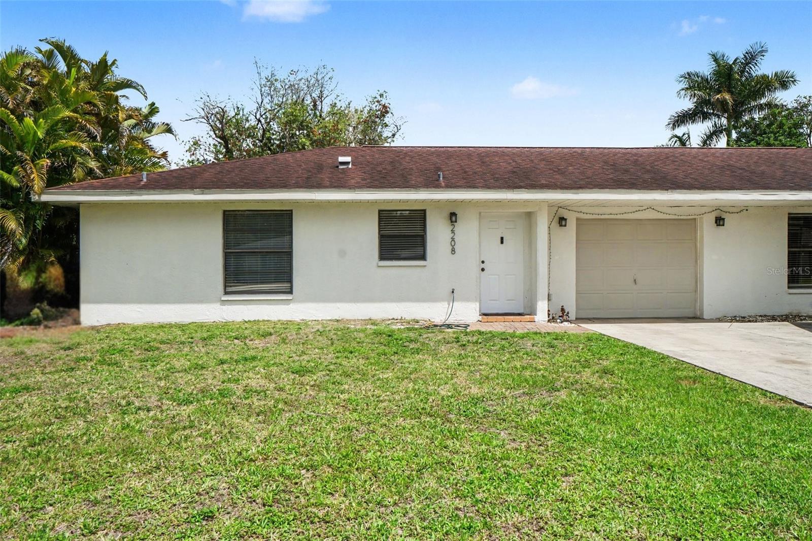 Image 2 of 49 For 2208-2210 Iris Way