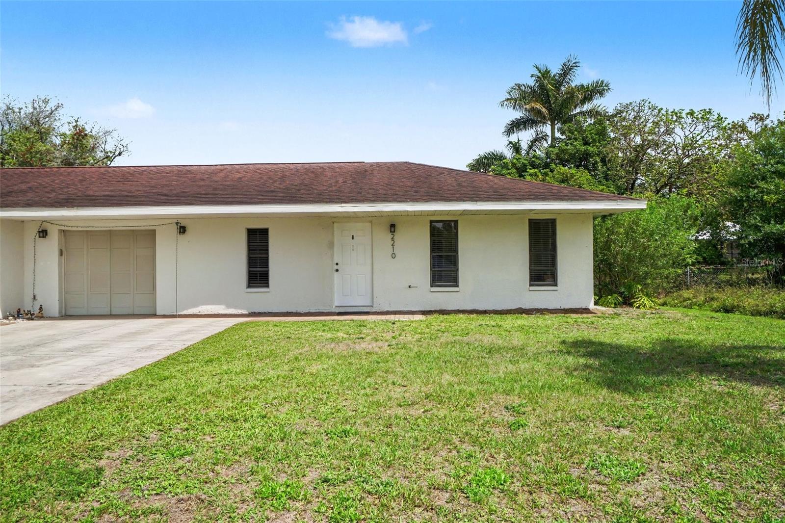 Image 21 of 49 For 2208-2210 Iris Way