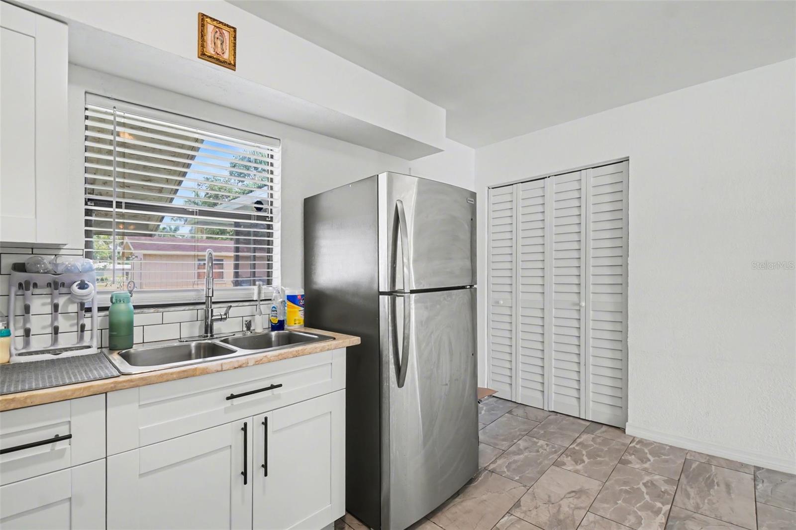 Image 27 of 49 For 2208-2210 Iris Way