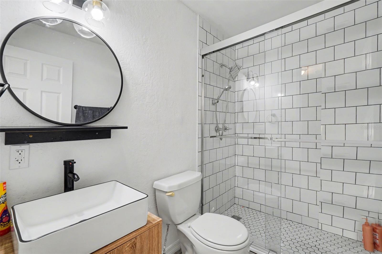 Image 29 of 49 For 2208-2210 Iris Way